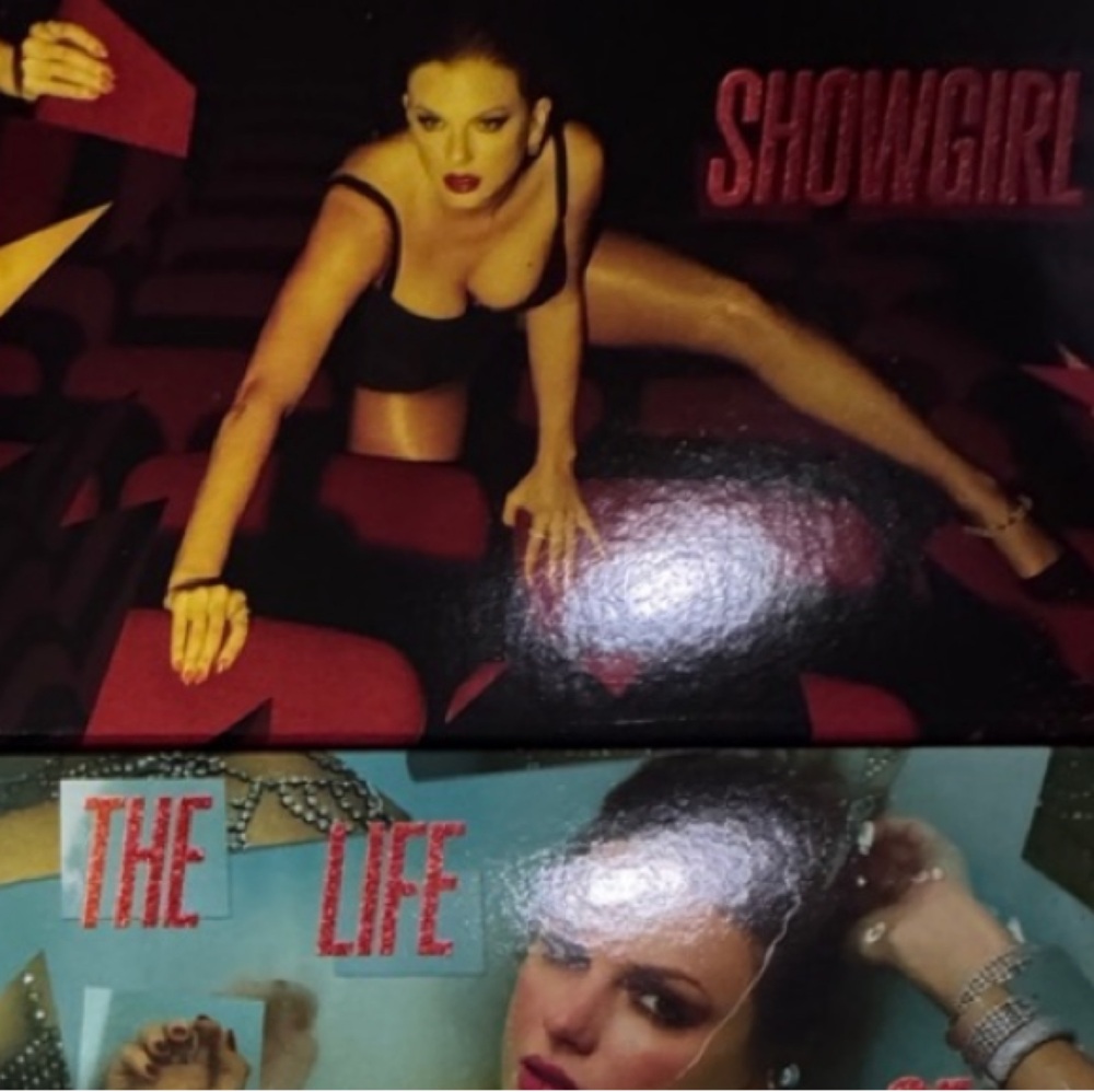 Taylor Swift The Life of a Showgirl ‘It’s Frightening’ CD & Keychain Set - Picture 5 of 6